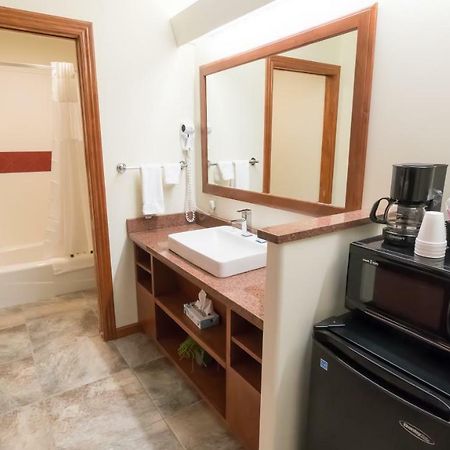 Shepherd Mountain Inn & Suites Pilot Knob Экстерьер фото