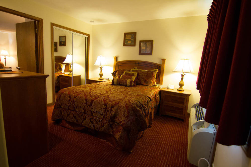 Shepherd Mountain Inn & Suites Pilot Knob Экстерьер фото