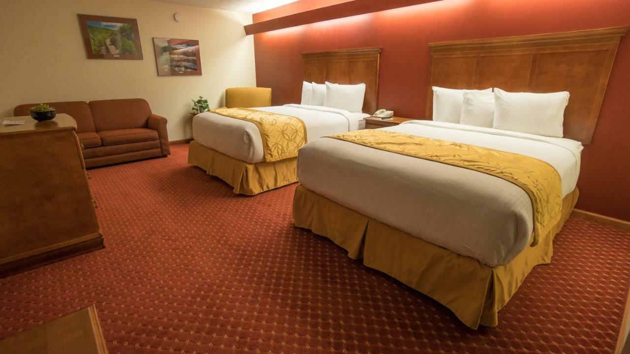 Shepherd Mountain Inn & Suites Pilot Knob Экстерьер фото