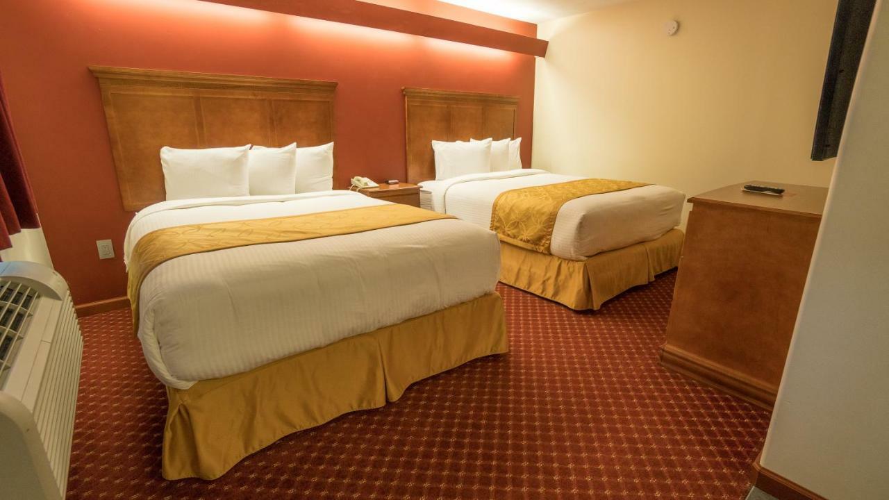 Shepherd Mountain Inn & Suites Pilot Knob Экстерьер фото