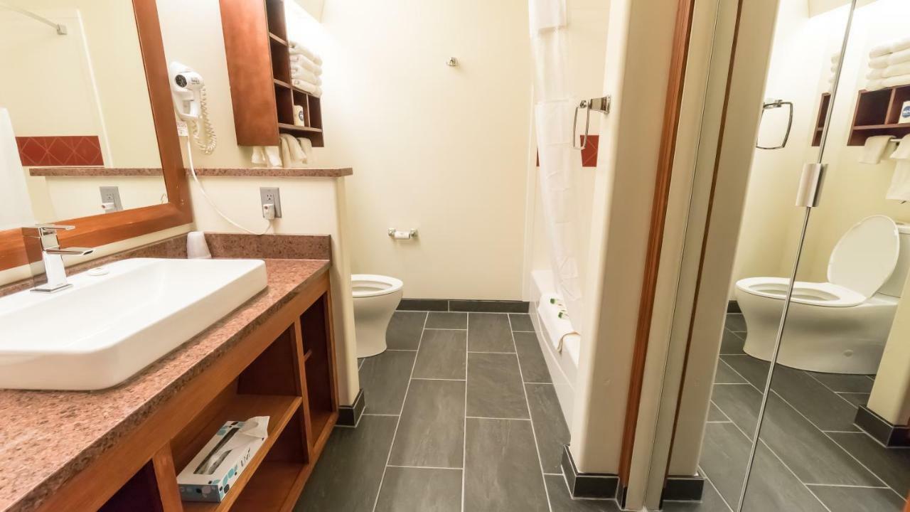 Shepherd Mountain Inn & Suites Pilot Knob Экстерьер фото