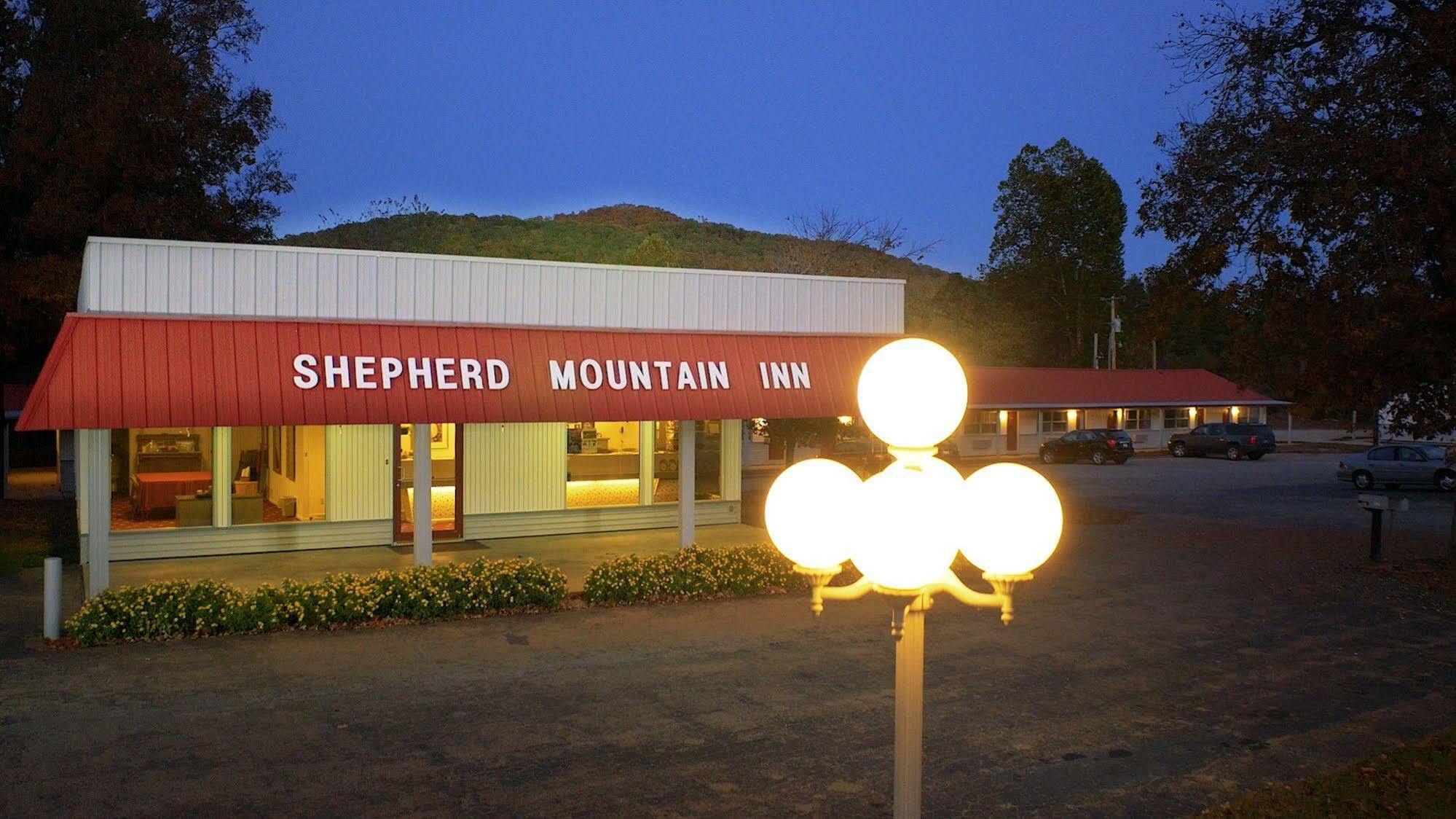 Shepherd Mountain Inn & Suites Pilot Knob Экстерьер фото