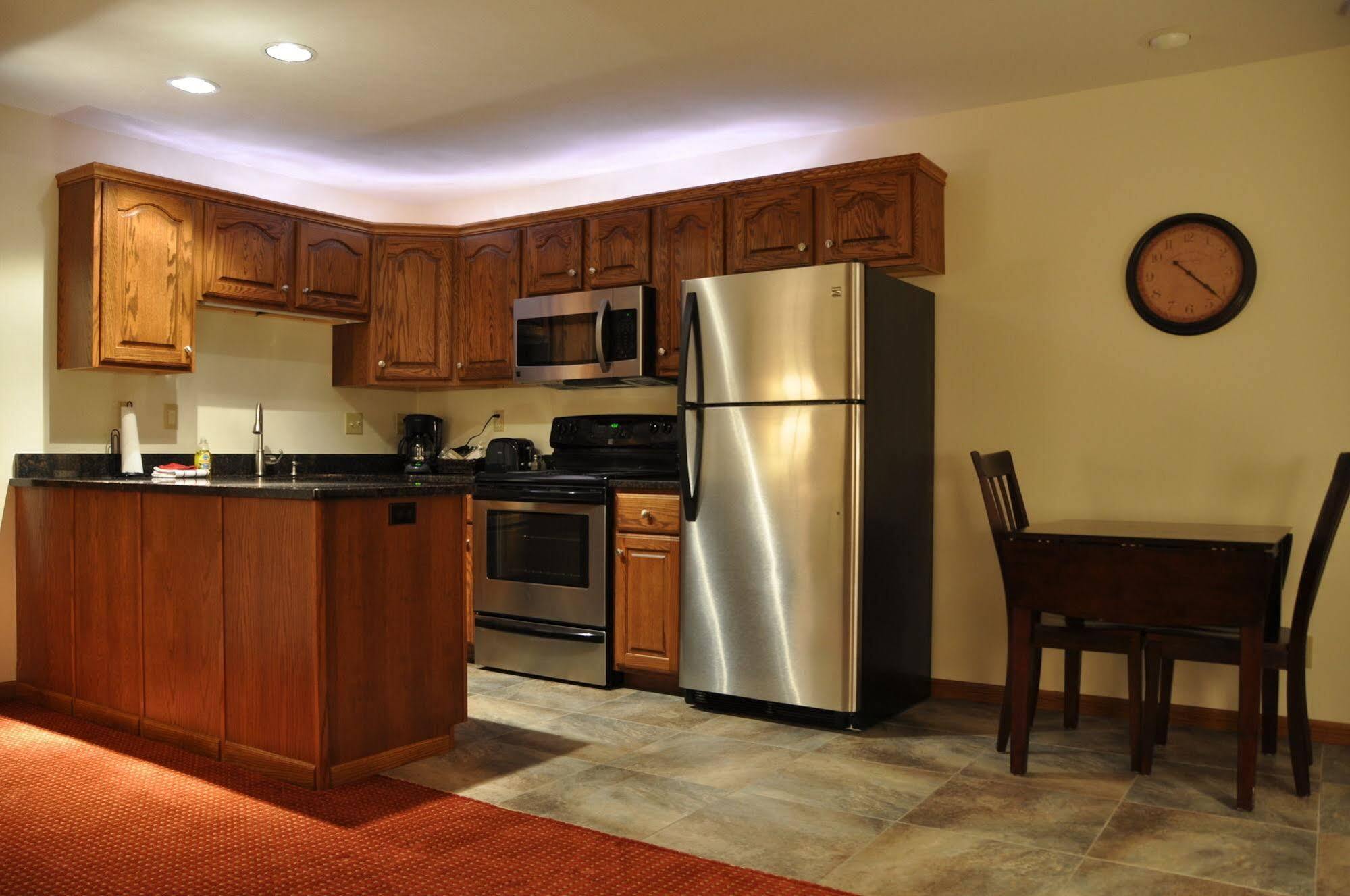 Shepherd Mountain Inn & Suites Pilot Knob Экстерьер фото